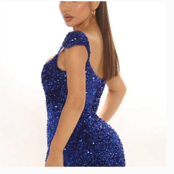Formal Sequin Maxi Dress with Side Slit in Royal Blue - Picture 3 of 5